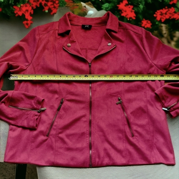 Yest | The Netherlands |  Super Soft Cranberry Blazer Jacket - Picture 3 of 8